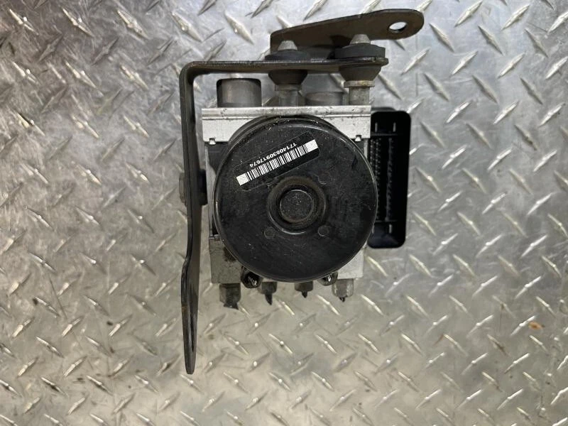 2008 Jeep Commander ABS Anti-Lock Brake Pump Module OEM - Image 3 of 4