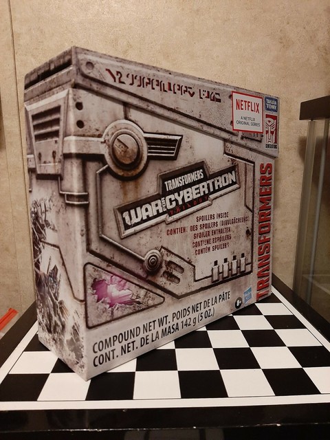 TRANSFORMERS ULTRA MAGNUS WFC NETFLIX! BRAND NEW! FREE SHIPPING! | eBay