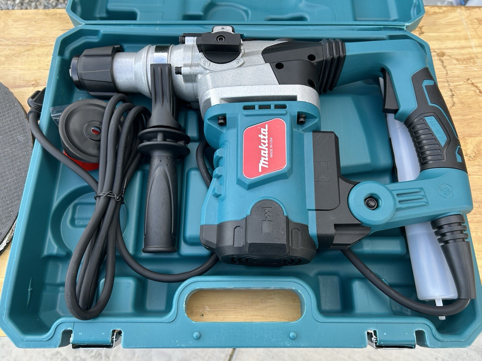 Makita Corded D25414 SDS-Plus Rotary Hammer Drill (w/case)