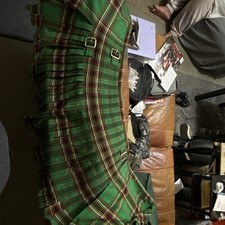 Scottish Design Tartans Traditional Green Kilt for Men/Women Size 36