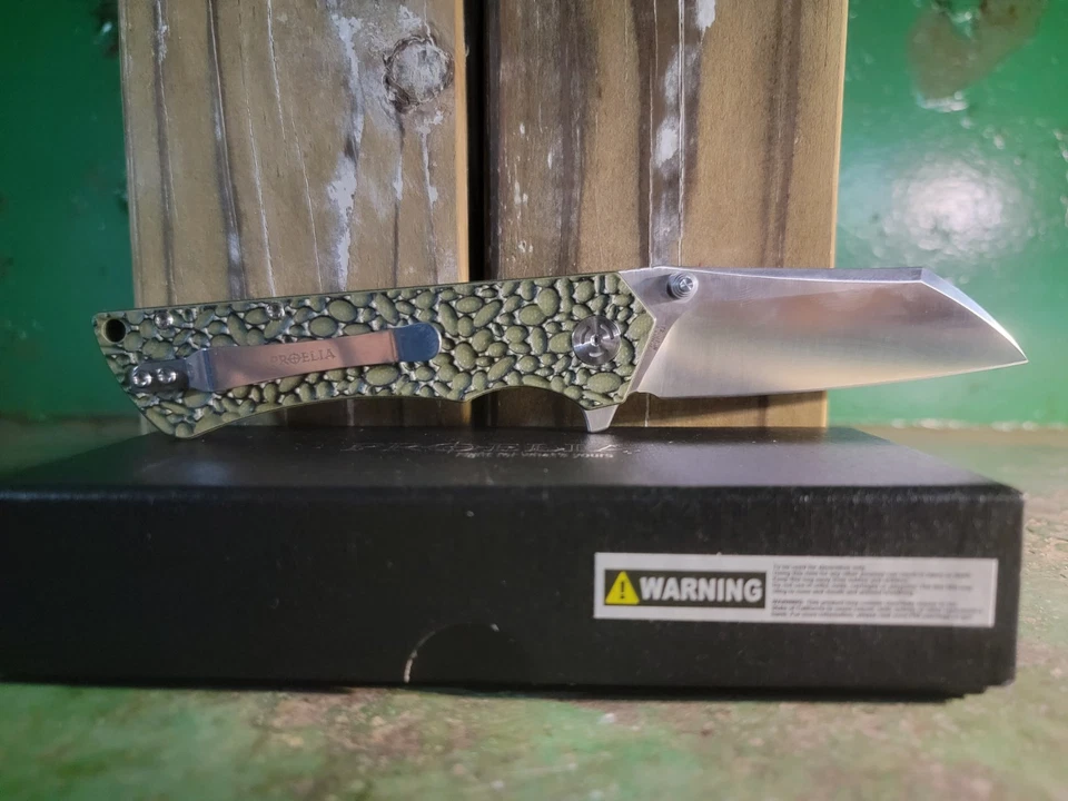 Proelia TX301GN Tactical Liner-Lock Folder Satin D2 WC Blade with G10 Handles - Image 3 of 4