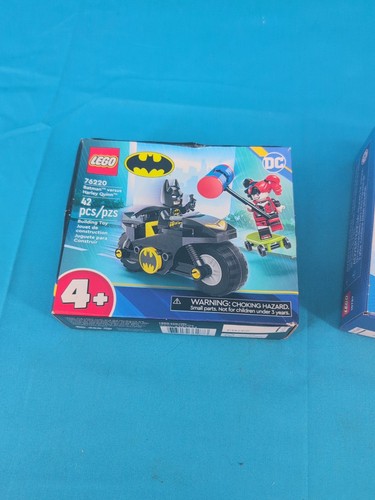 LEGO Batman Vs Harley Quinn DC Comics #76220 & 10789 Spider-Man Car & Doc Ock - Foto 4 di 5