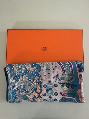 HERMES Aux Portes du Palais 140 Cashmere Silk Scarf Blue Rose Vert Wrap scarf