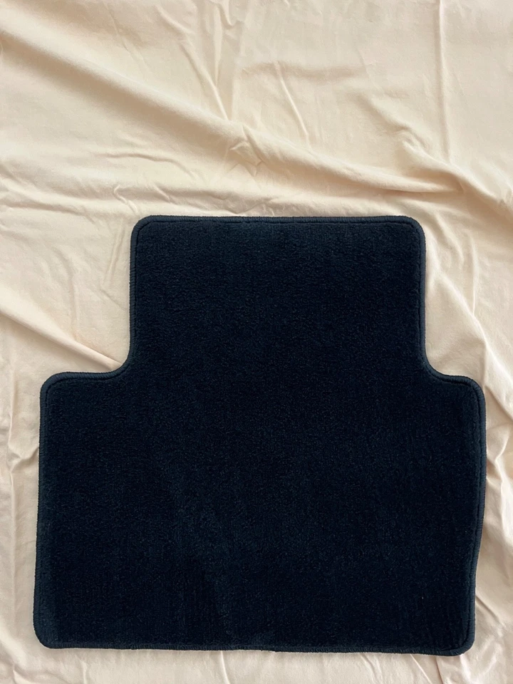 Genuine OEM Mazda 3 2019-2024 Black Carpet Floor Mats Set of 4 PART#BDTS-68-G20C - Imagem 4 de 4