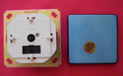 Legrand Sensor Dimmer Diplomat  85413 mit Abdeckung silber