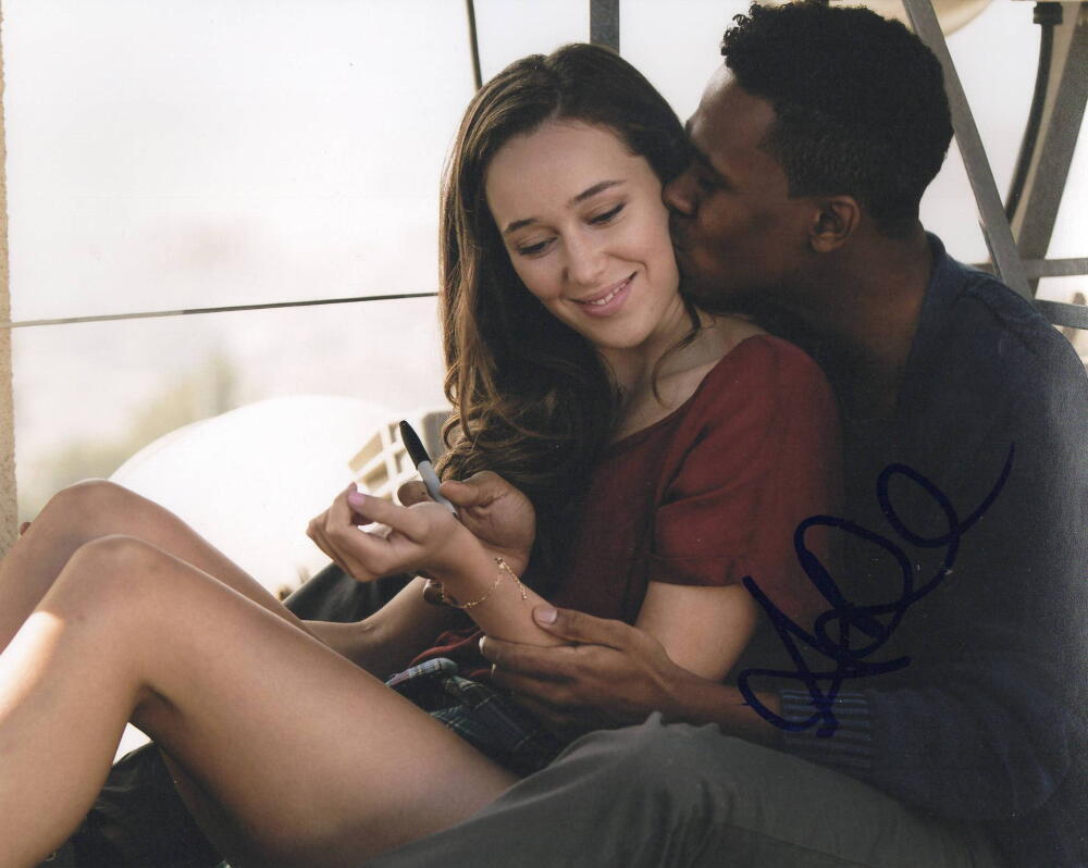 ALYCIA DEBNAM CAREY SIGNED 8X10 PHOTO FEAR WALKING DEAD AUTHENTIC