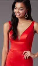 Authentic Sherri Hill Designer Evening RED PLUNGING NECKLINE Dress / Prom Gown