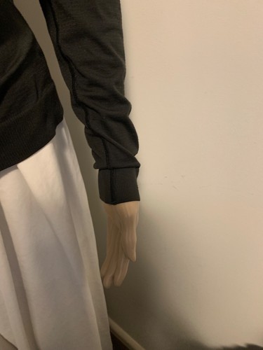 Lululemon Black Top - Size 6Canadian - Picture 7 of 9