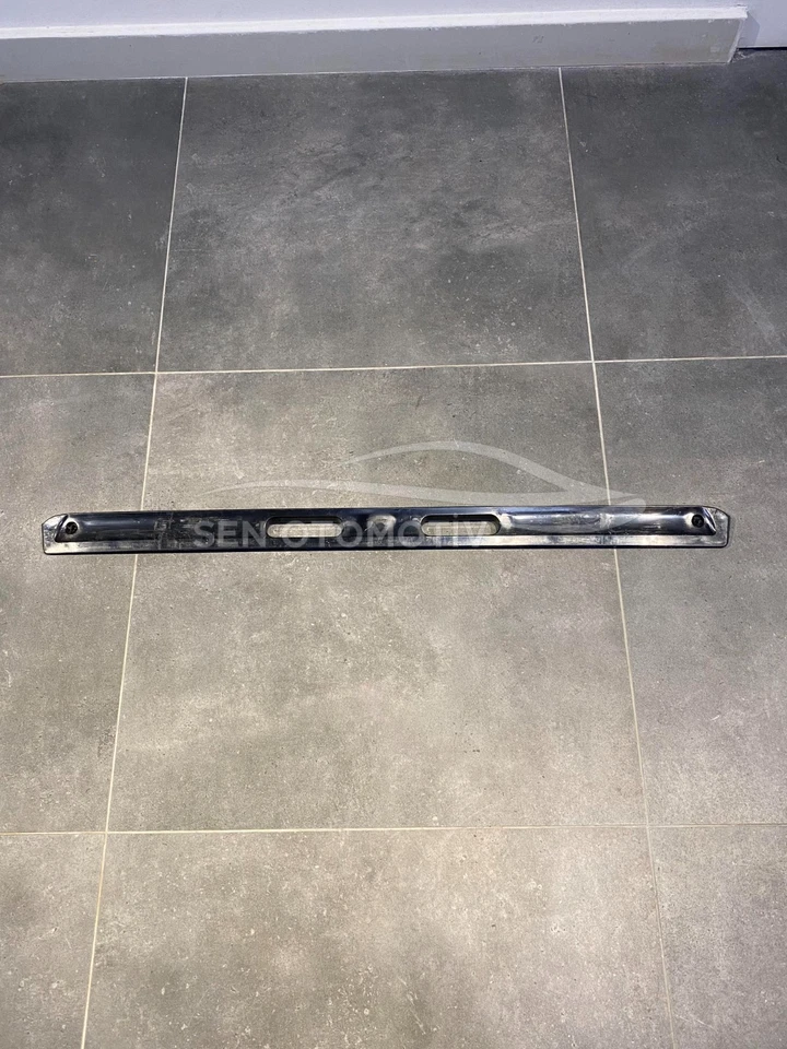 Tapicería de manija de tapa de maletero para panel de marco de matrícula Mercedes W124 Foto 4 de 4