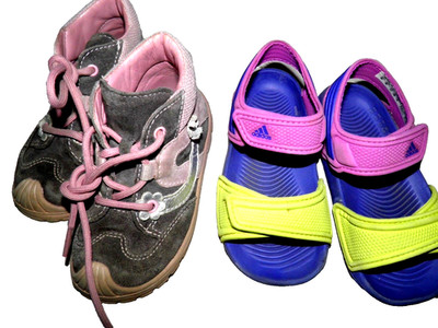 hübsche Leder-Boots SUPERFIT,Gummi-Badesandalen ADIDAS  Gr.23