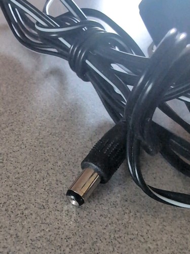 Genuine Hoover Black Power Supply, Series 300, 120V.A.C 60Hz 2.8W, 4.5VAC Output - Picture 3 of 4