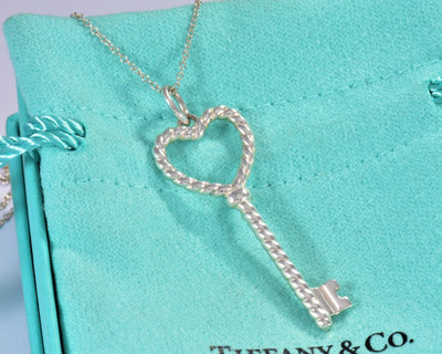 Tiffany & Co Silver Large 2'' Heart Rope Twist Key Charm Pendant 18'' Necklace Box