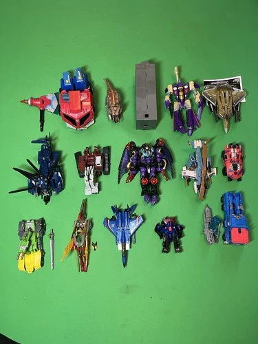 Lot of 21 Vintage Hasbro/Takara Transformers Toys & Accessories