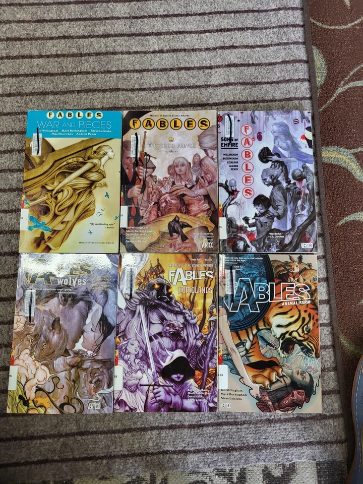 Lote 6 fábulas, novelas gráficas de Vertigo. Guerra y piezas, lobos, hijos del imperio. Foto 2 de 2