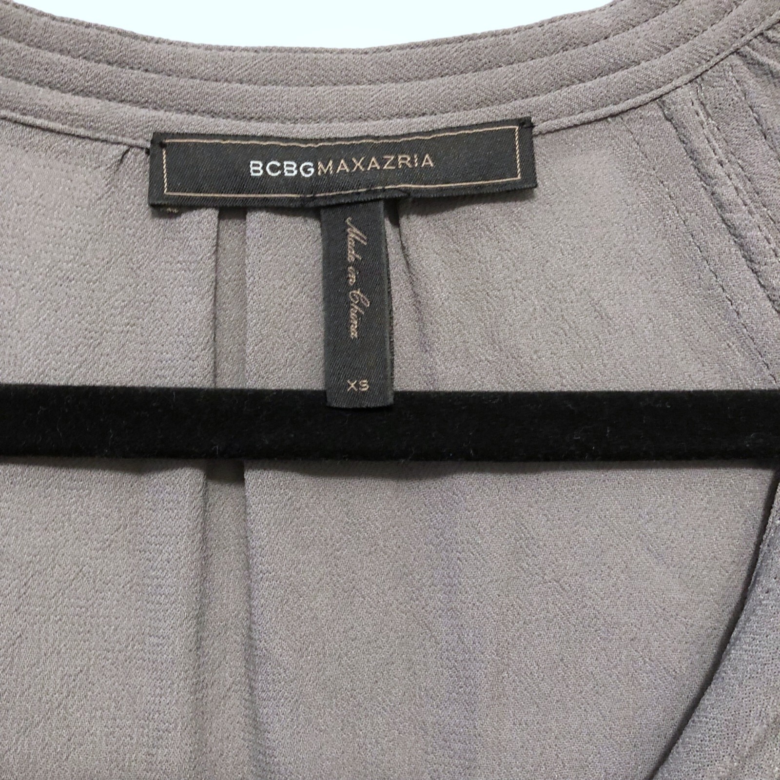 BCBG Maxazria Solid Gray Notch V-neck Long Sleeve… - image 3