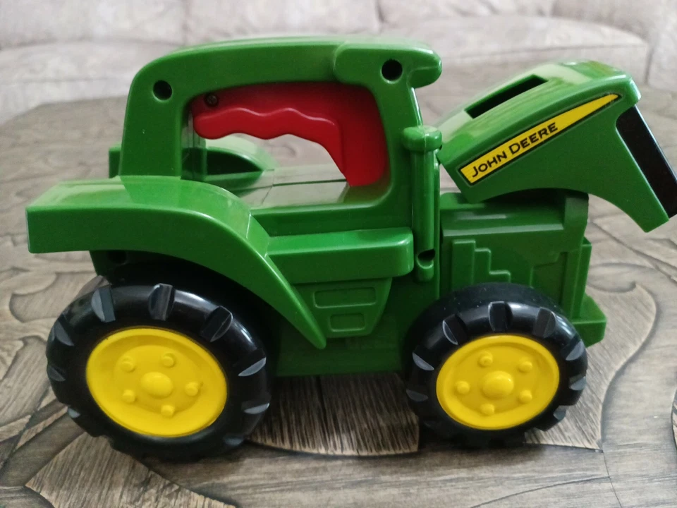 John Deere Roll N Go Flashlight Toy Green Tractor Light and Sound Farming - Image 3 of 4