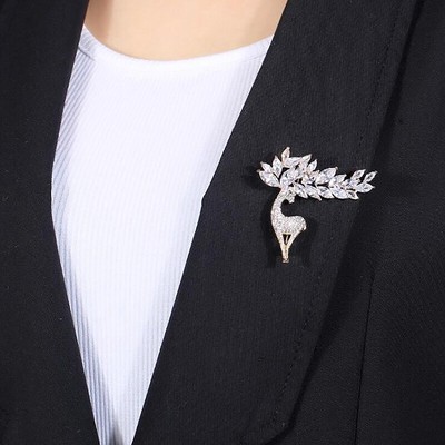 Sika Deer Delicate Super Shiny Coat Coat Corsage Elk Pin Accessories Women