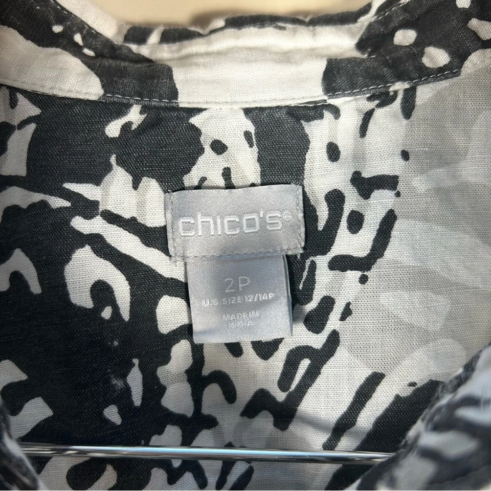Chico’s Linen Cotton black White Gray Paisley Tunic Button Front Top Size 12/14P - Image 4 of 4