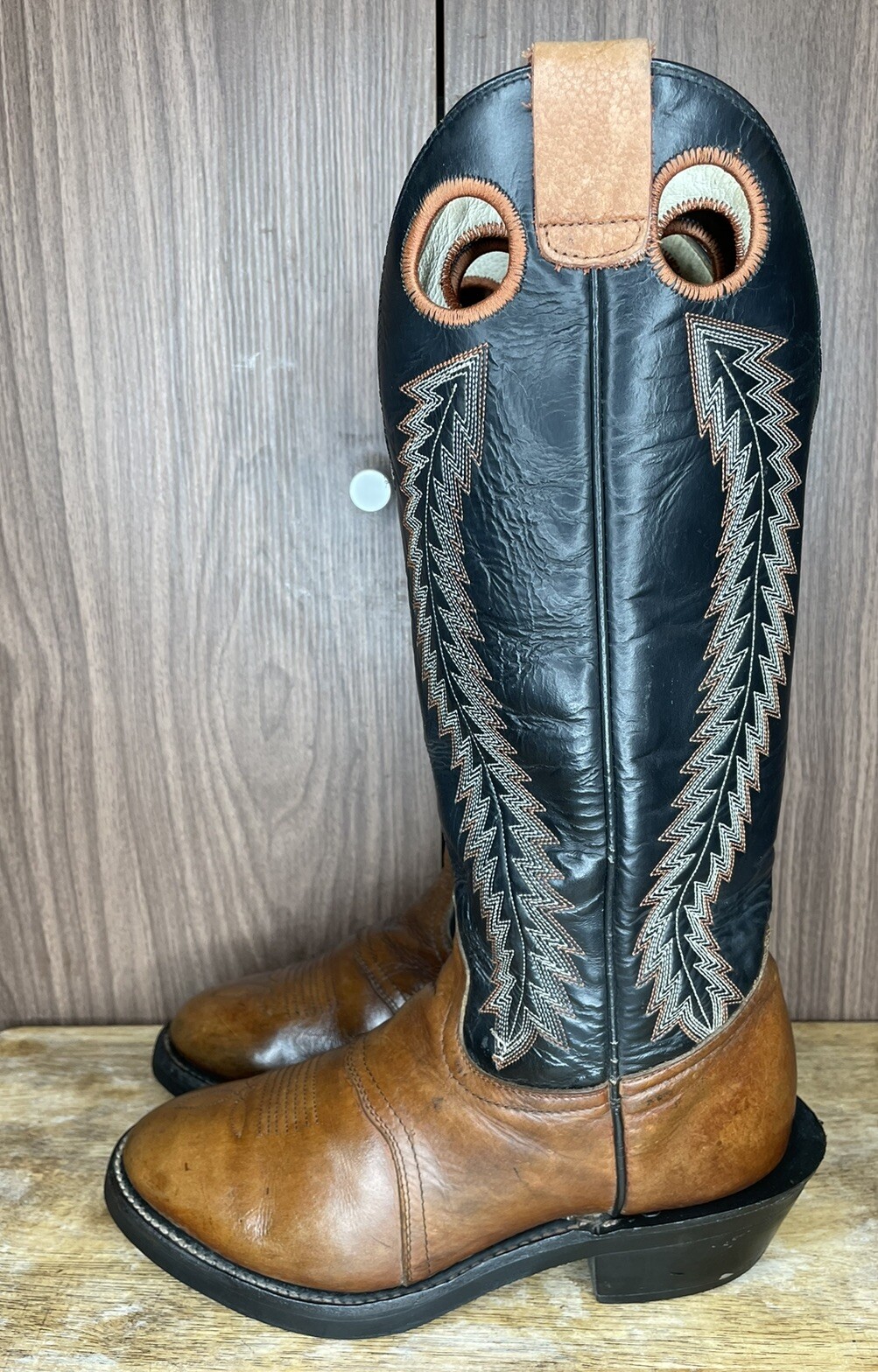 Picture 4 of 12