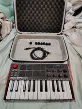 Akai Professional MPK Mini MK2 25-Key MIDI Keyboard Controller  Hard Case  USB