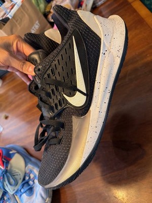 Nike Kyrie Low Men s Basketball Low Top Sneaker Black/White AV6337-002