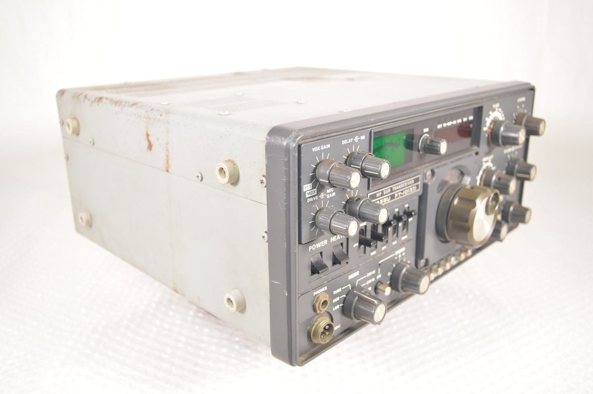 Yaesu FT-101ZD HF SSB Ham Radio Digital Display RF Speech