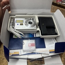 Sony Cyber-shot DSC-W80 7.2MP Digital Camera Kit - Silver