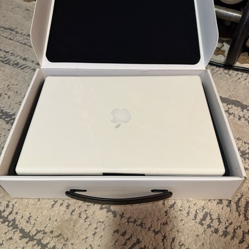 Laptop Apple MacBook A1181 13" - MB062LL/A (Mayo, 2007) - Imagen 7 de 12