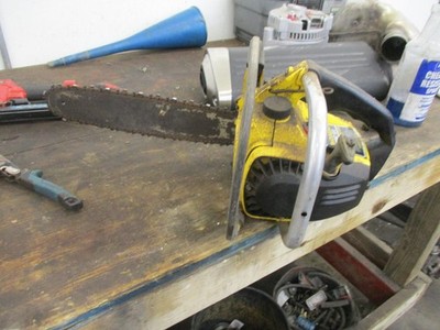 Vintage McCULLOCH MAC 120 Chainsaw Chain Saw BEEN in storage