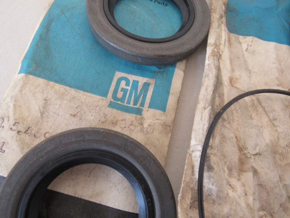 Nuevo de Lote Antiguo Pontiac Lemans Tempest 1963 Eje Trasero Soporte Sello y Junta Kit GM 9772842 Foto 3 de 4