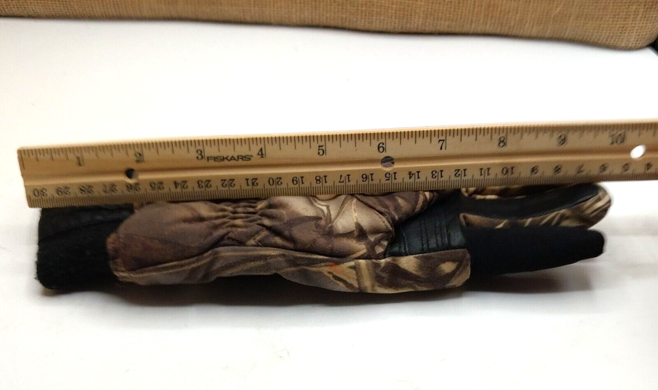 Cabela's Kids GoreTex Thinsulate 150 Grams DLX Shooting Glove Med Reg