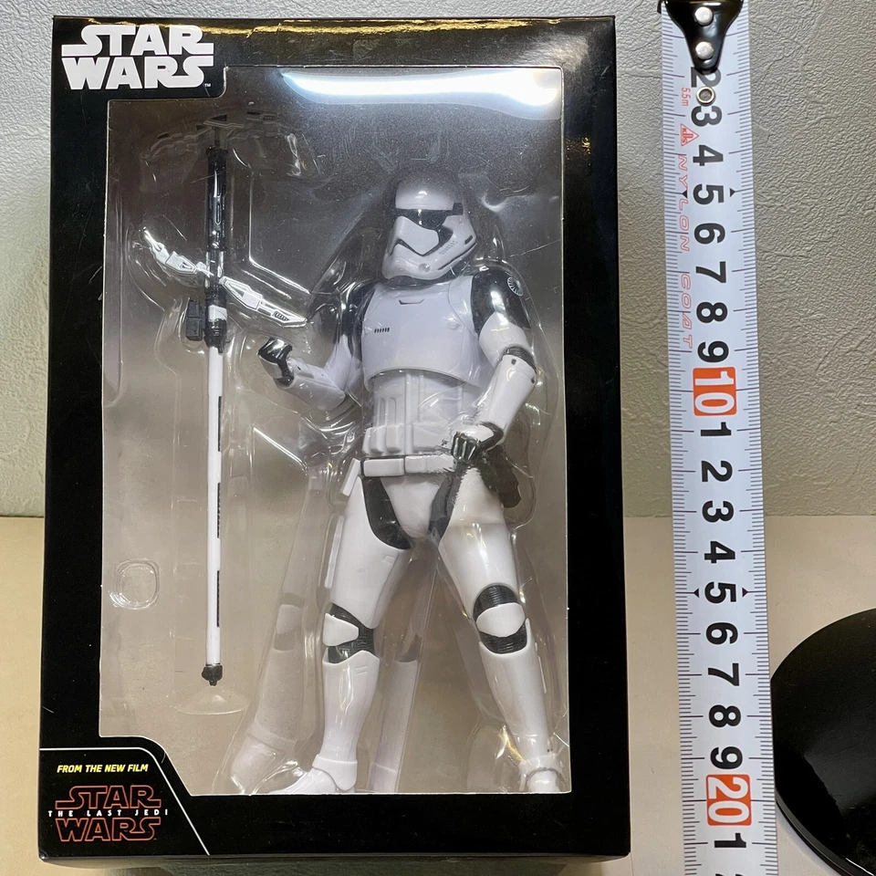 Star Wars: The Last Jedi Premium 1/10 Scale Figure #First Order Stormtrooper - Image 3 of 4