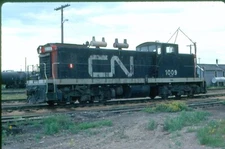 CNR 1009 GMD-1, N Battleford, Sk, 07/78; Kodachrome Original