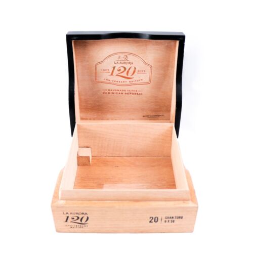 Caja de cigarros de madera vacía La Aurora Gran Toro 120 aniversario 7,75" x 7" x 3,25" - Imagen 4 de 13