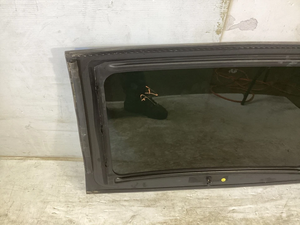 2010 - 2017 Audi A5 Quattro Sun Roof Sunroof Glass Panel 8T0877911B OEM. — 第 3/4 张图片