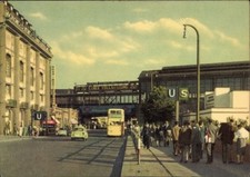 Ak Berlin Mitte, Bahnhof Friedrichstraße, Bus - 4868224