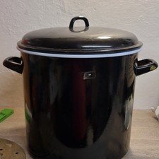 Weck-Einkochtopf mit einem inneren Metall-Einsatz zum Einmachen von Obst, Gem&uuml;se