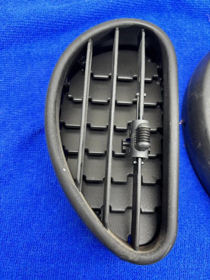 Внутренние вентиляционные отверстия для центральной приборной панели слева справа для Ford Econoline E-150 E250 E350 1998-2007 годов выпуска - Изображение 2 из 4