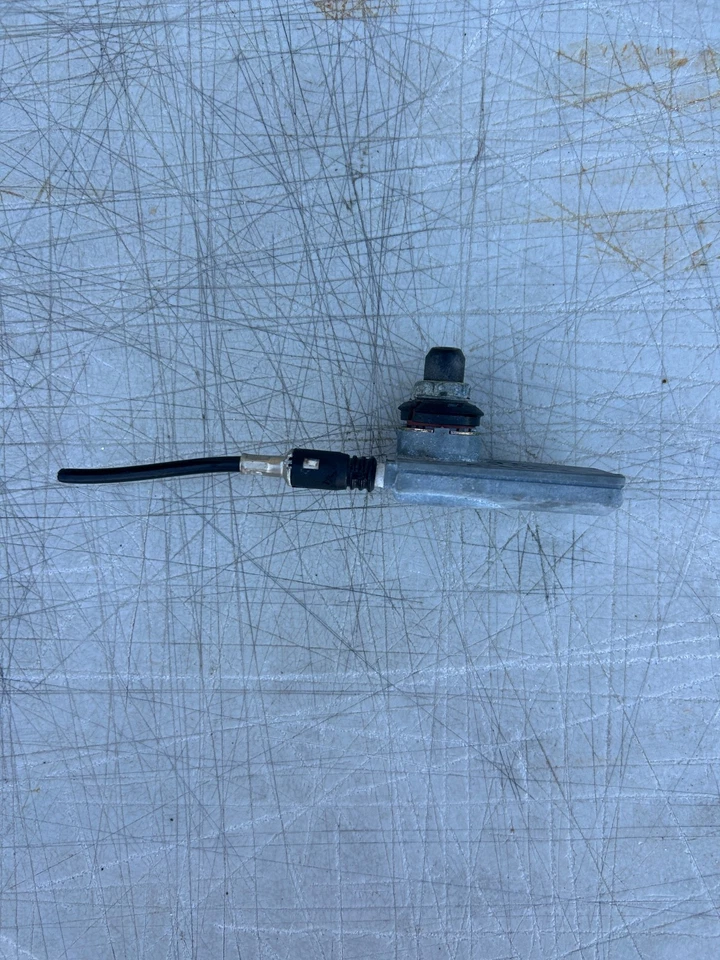 AUDI TT CABRIOLET 2003 RADIO TRASERA ANTENA EXTERIOR MÓDULO BASE OEM Foto 2 de 4