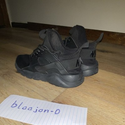 Nike Air Huarache Black Sneakers Lace Up Low Top Athletic Running Shoes Size 9