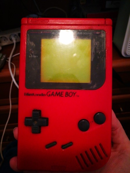 consolaNintendo Game Boy original, también conocida por su nombre de modelo DMG-