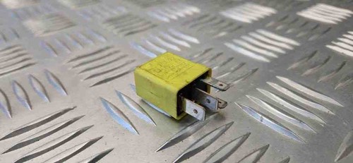 OPEL MERIVA B Relais 24433728 1.60 Petrol 74kw 2004 31082903