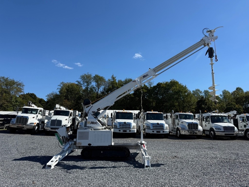 2012 Altec DB37 Altec Digger Derrick 30' Crane Winch Auger Track ...