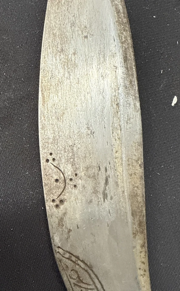 Antigua India kukri mediados del siglo XX. Longitud con funda 39cm. Con 2 miniaturas pequeñas Foto 2 de 4