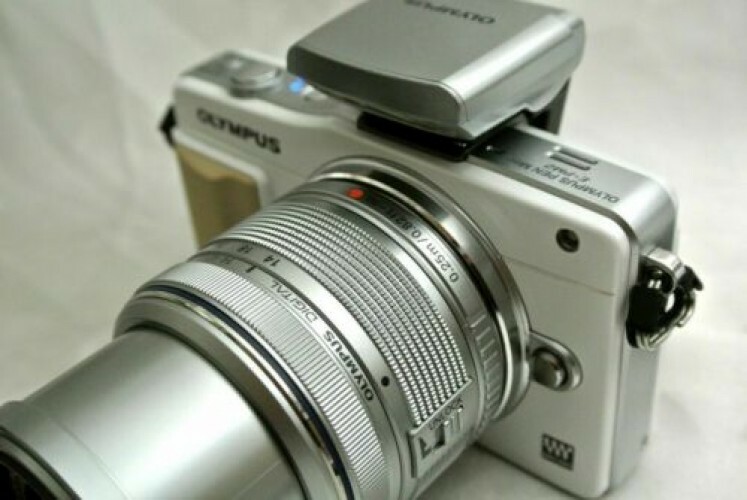 Olympus PEN mini E-PM2 compact digital camera w. 14-42mm