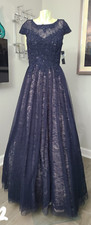 Gala and Special occasion dress for woman  Blue/ Size 4 Bg