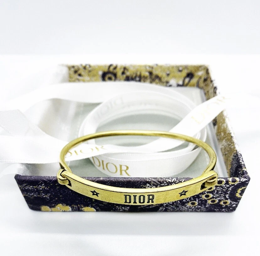 Dior store revolution bracelet