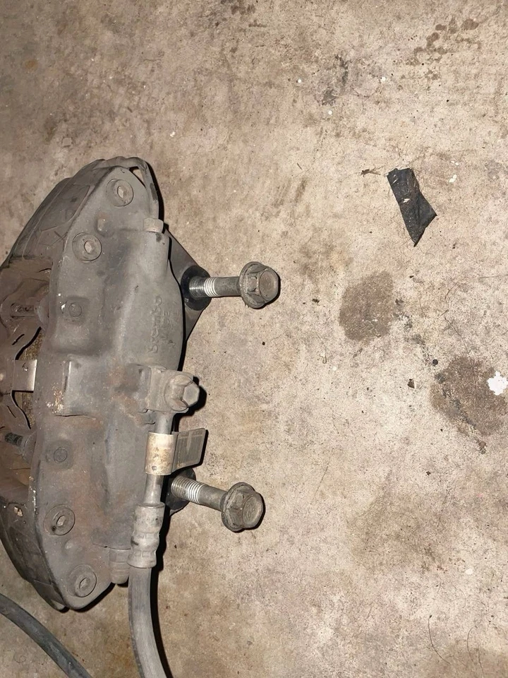 Juego de pinzas de freno Brembo delanteras traseras Chevrolet Camaro SS 2010-2015 LH RR LR Foto 3 de 4