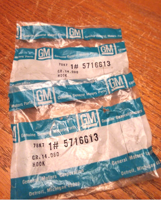 GTO JUDGE TRANS AM FIREBIRD CAMARO CHEVELLE NOS 5716613 CONVERTIBLE LATCH HOOKS