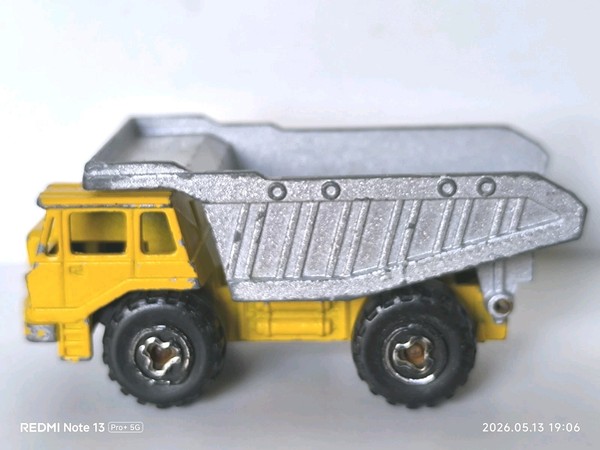 Majorette No. 274 Benne Carriere Dump Truck Yellow & Silver  ECH 1/100 Die Cast